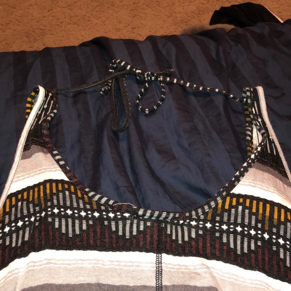 Patterned Tank top - Picture 3 of 3